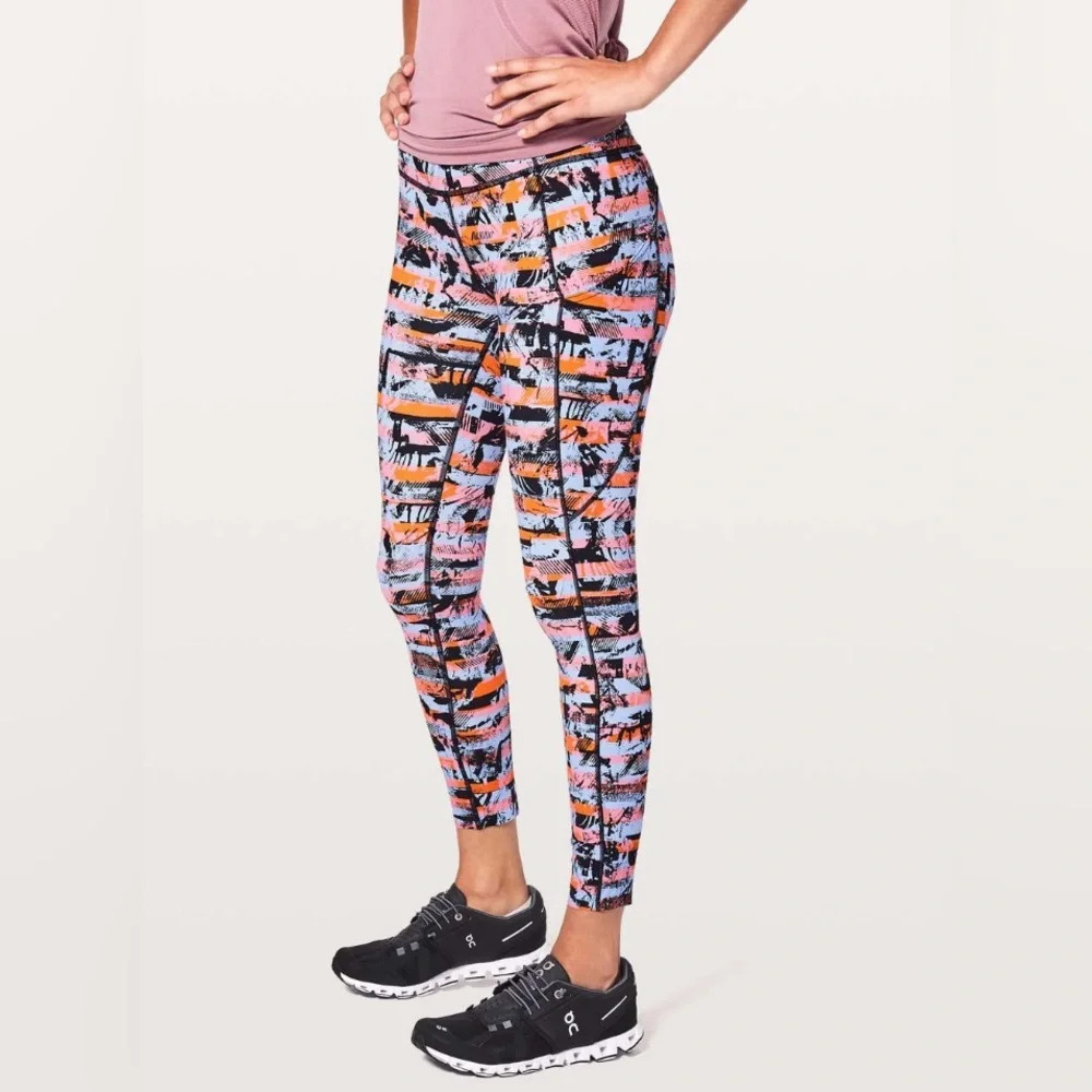 Lululemon Sz 2 Fast Free 7/8 Tight II Nulux 25" Inversion Multi Stretch Wicking